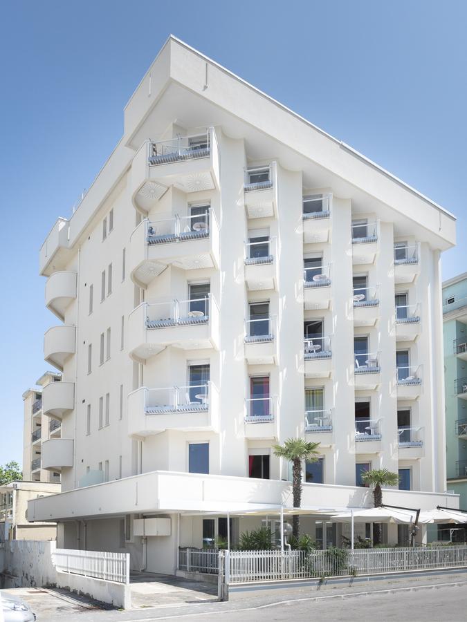 Solemare Hotel E Residence Misano Adriatico Exterior foto